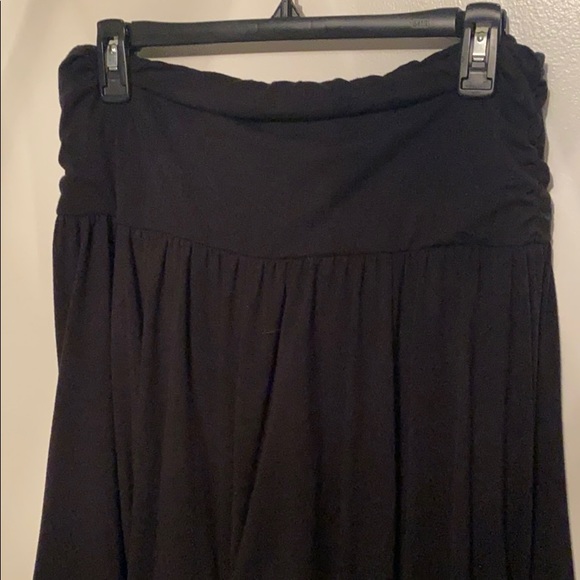 Ruffle bottom black maxi skirt - Picture 3 of 3